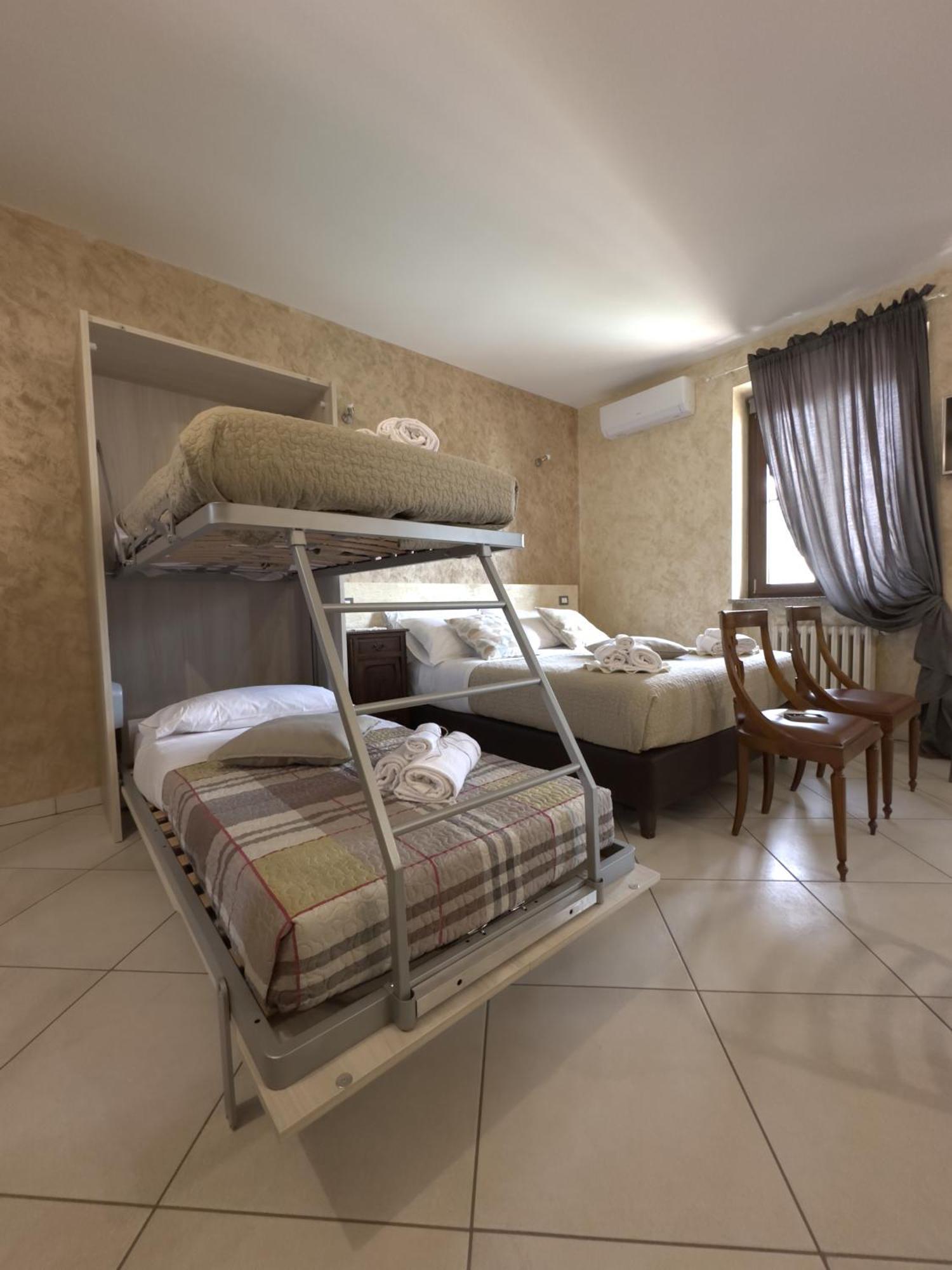 Rocche Di Montexelo - Green Key Apartments & Spa Monticello d'Alba Room photo